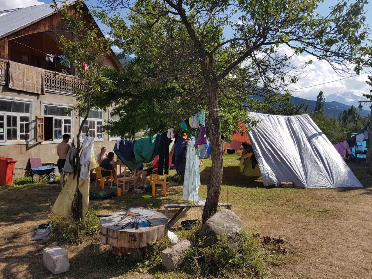 Hostel The Misty Mountains Местия Экстерьер фото
